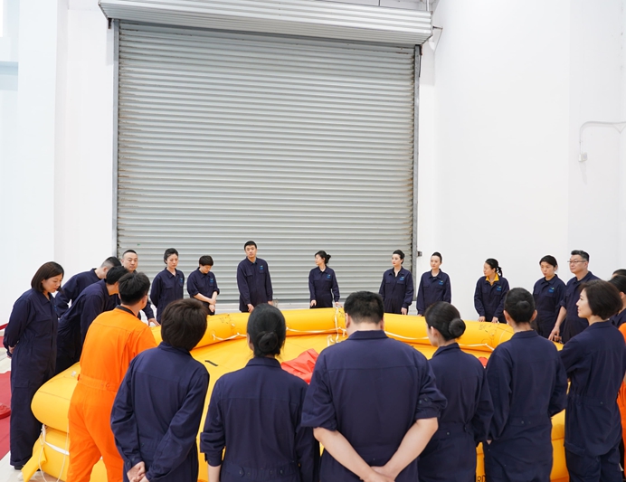 3. C909應(yīng)急救援指揮機(jī)改裝差異訓(xùn)練.jpg